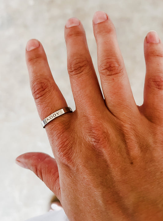 Dainty Ring with Name Engraving