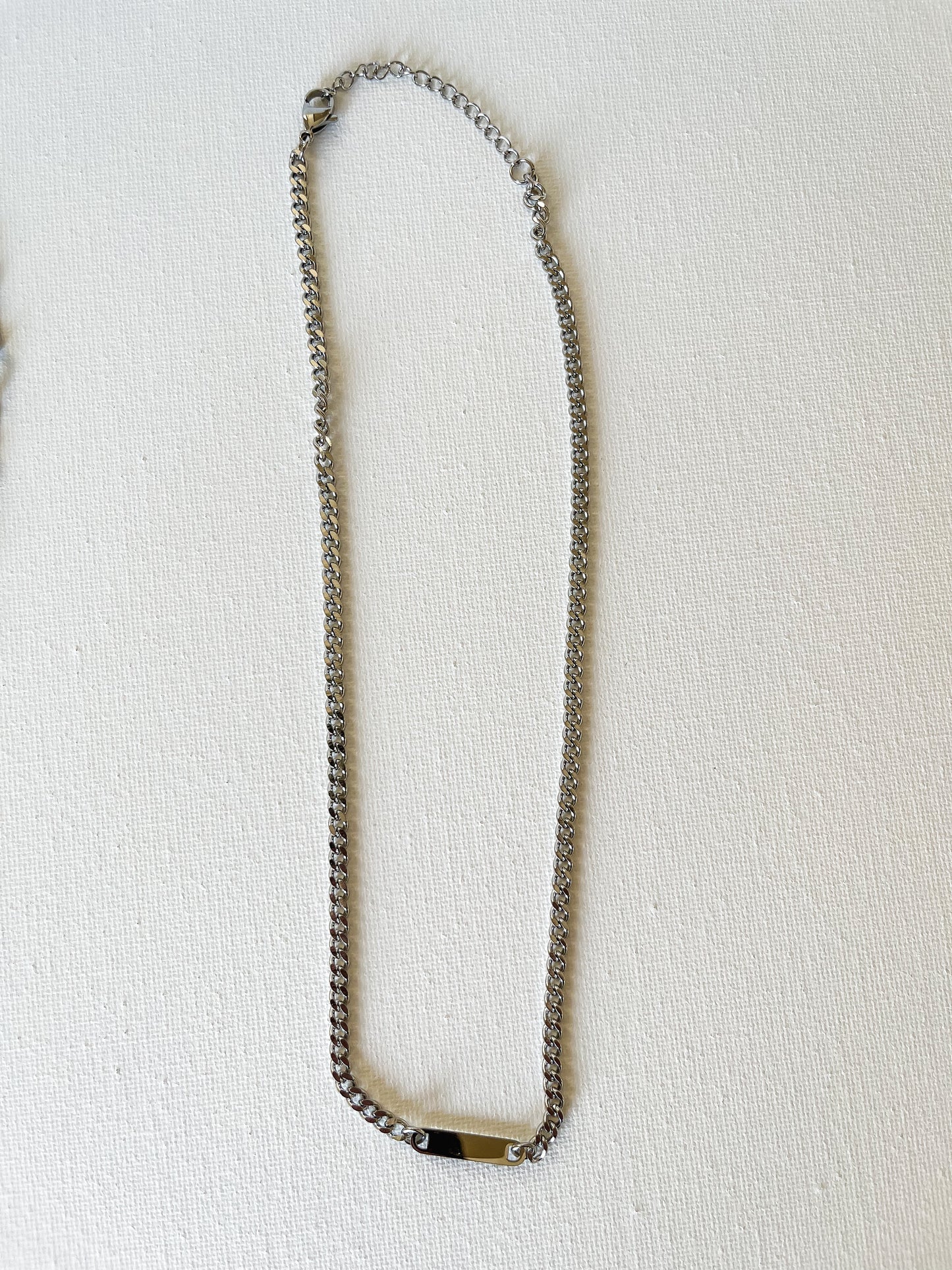 Curb Chain Mini Bar Necklace